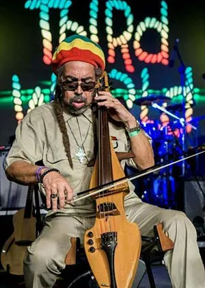 R.I.P. Stephen 'Cat' Coore (1956-2026), oprichter, cellist en gitarist van Third World