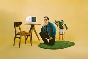 Pachyman: "In het begin zat ik nog vaak de hele tijd achter mijn mengtafel, maar nu ken ik mijn mixes door en door en wil ik de mensen ook entertainen. Op deze toer dus met een band!"