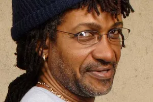 R.I.P. Lowell 'Sly' Dunbar (1952-2026), de beste drummer van de 20ste eeuw